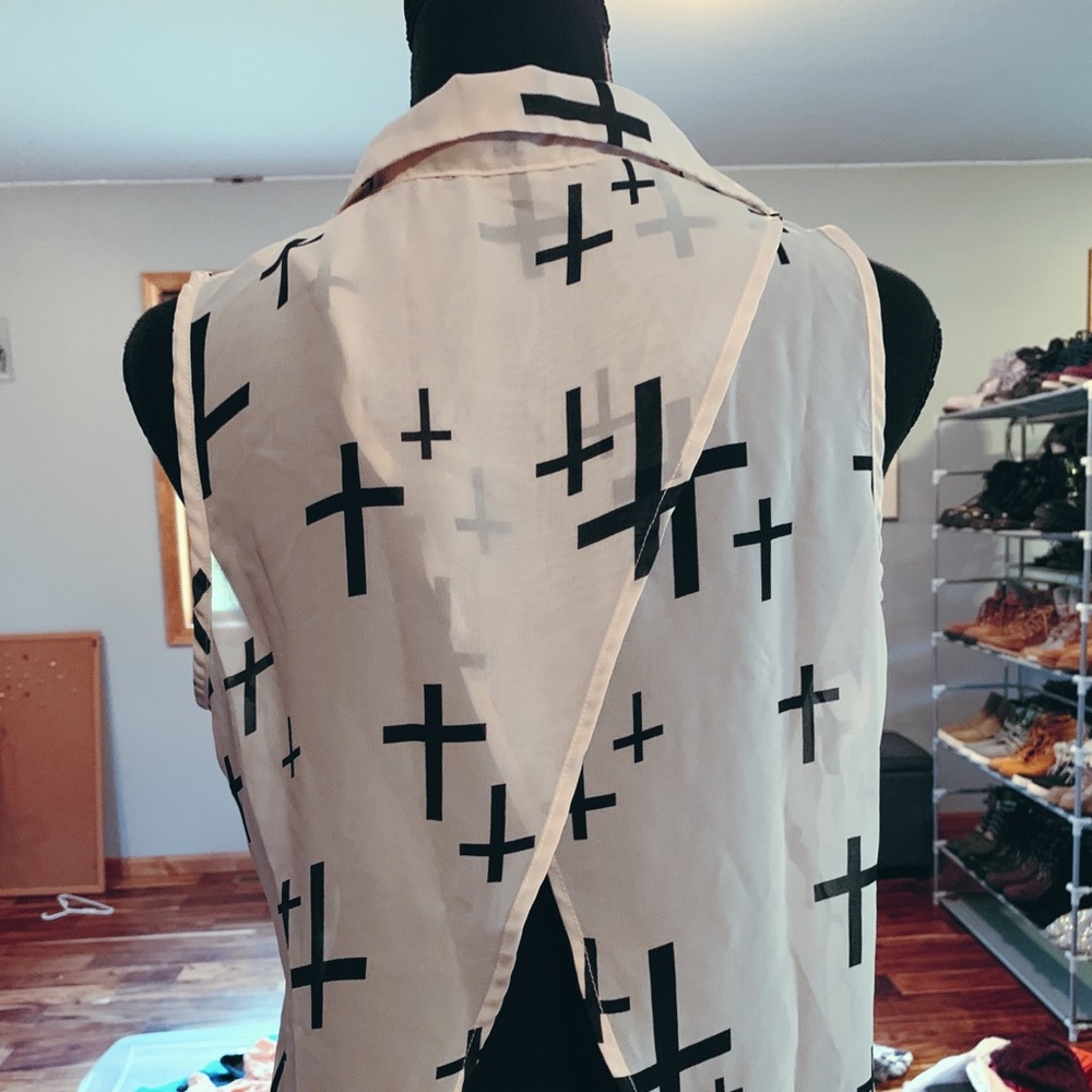 Cross top - Picture 2 of 2